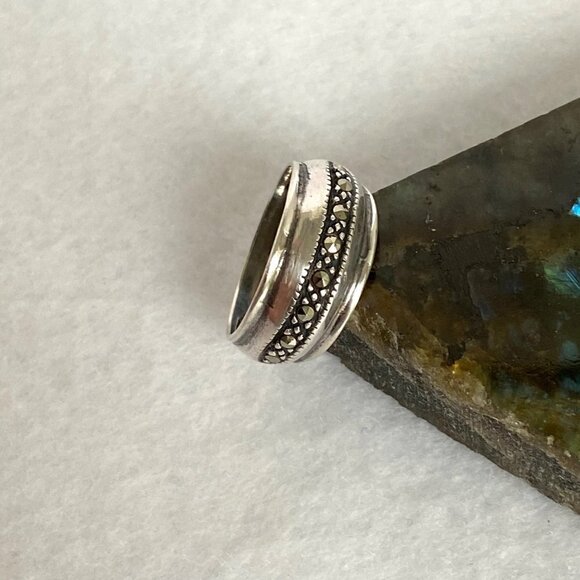 Sterling Silver 925 Marcasite Domed 8MM Tapered Band Ring Size 5 - Picture 6 of 16